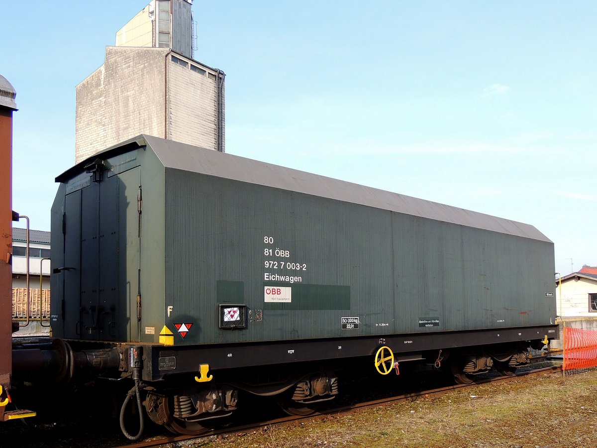 EICHWAGEN 80 81 9727 003-2, wurde am Bhf. Ried kurz vor die Gleiswaage geschoben; 130403