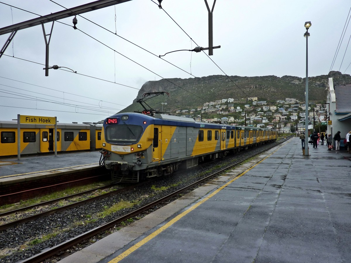 Ein 10M5 als Touristik-Sonderzug am 26.07.2014 im Bahnhof Fish Hoek