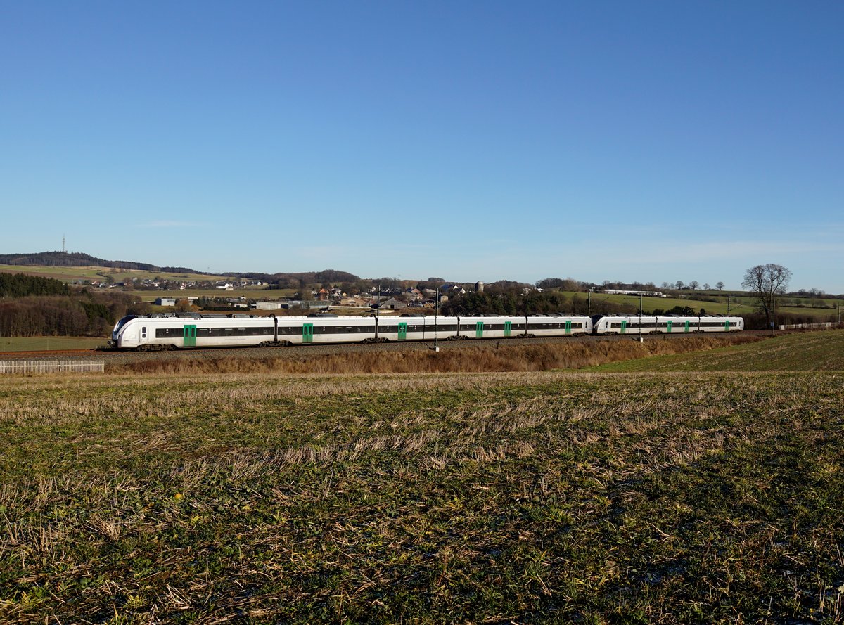 Ein 1440 834 als RE nach Dresden am 30.12.2016 unterwegs bei Ruppertsgrün.