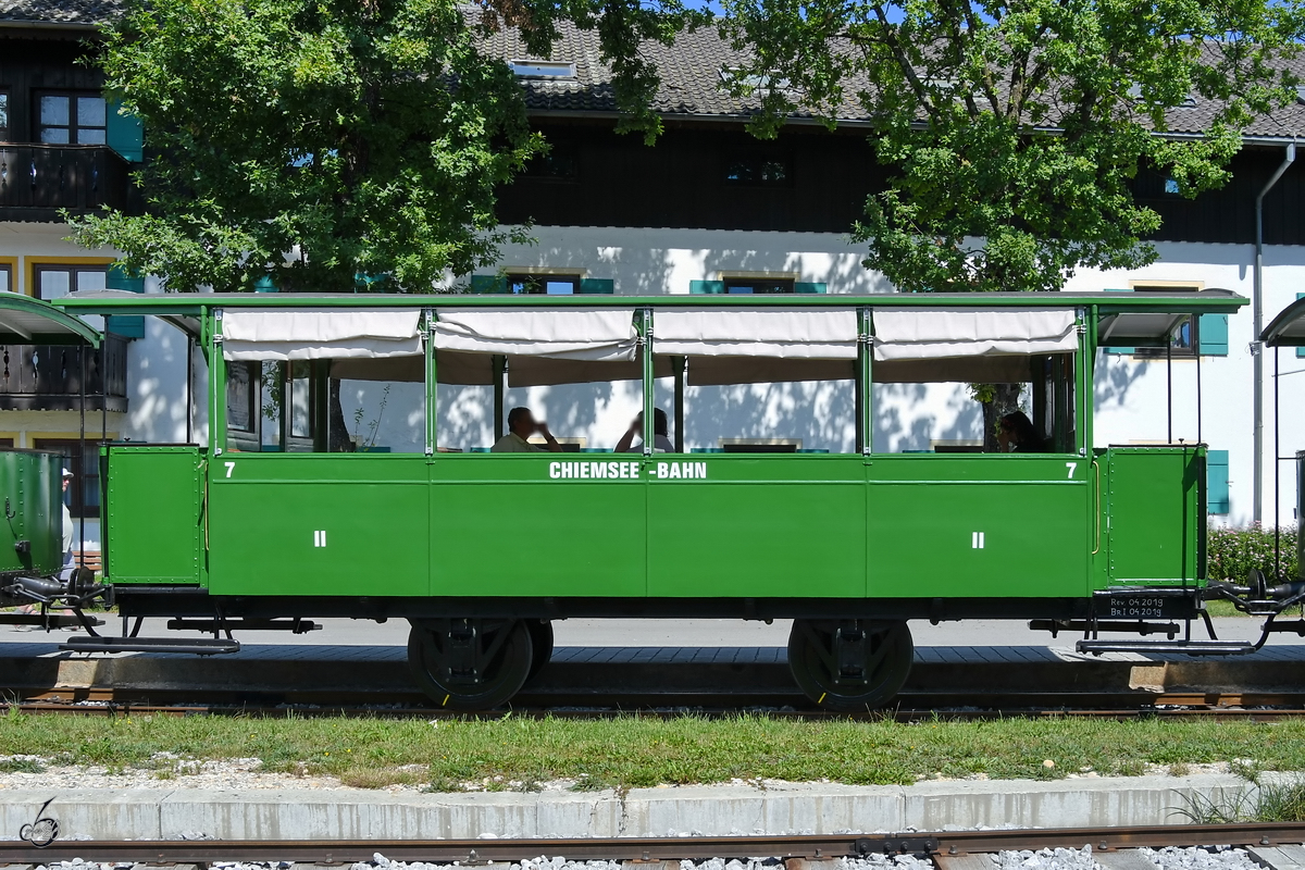 Ein 1887 von MAN gelieferter Sommerwagen, 2. Klasse der Chiemseebahn. (Prien, August 2020)