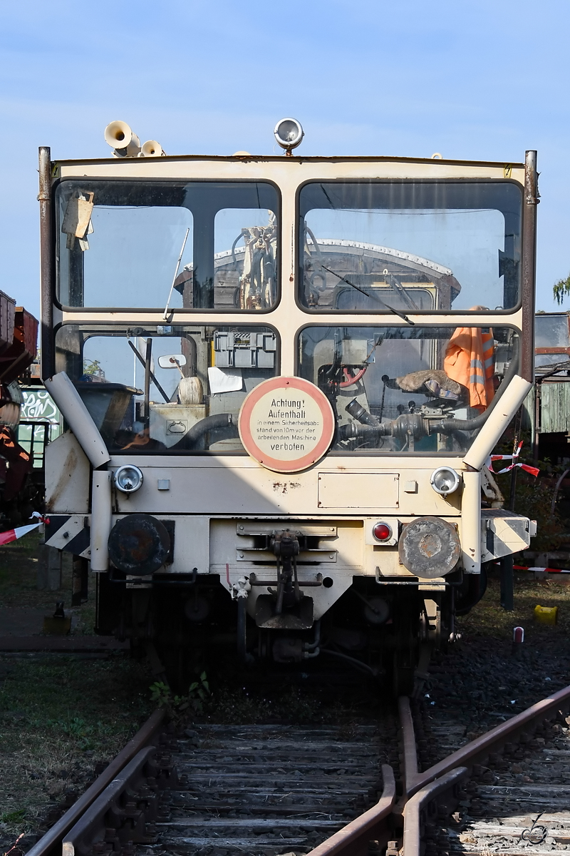 Ein 1978 bei Windhoff hergestellter Vielzweck-Gleishublader VG 17 mit Dreiseitenkipper war Mitte September 2019 im Eisenbahnmuseum Darmstadt-Kranichstein ausgestellt. 