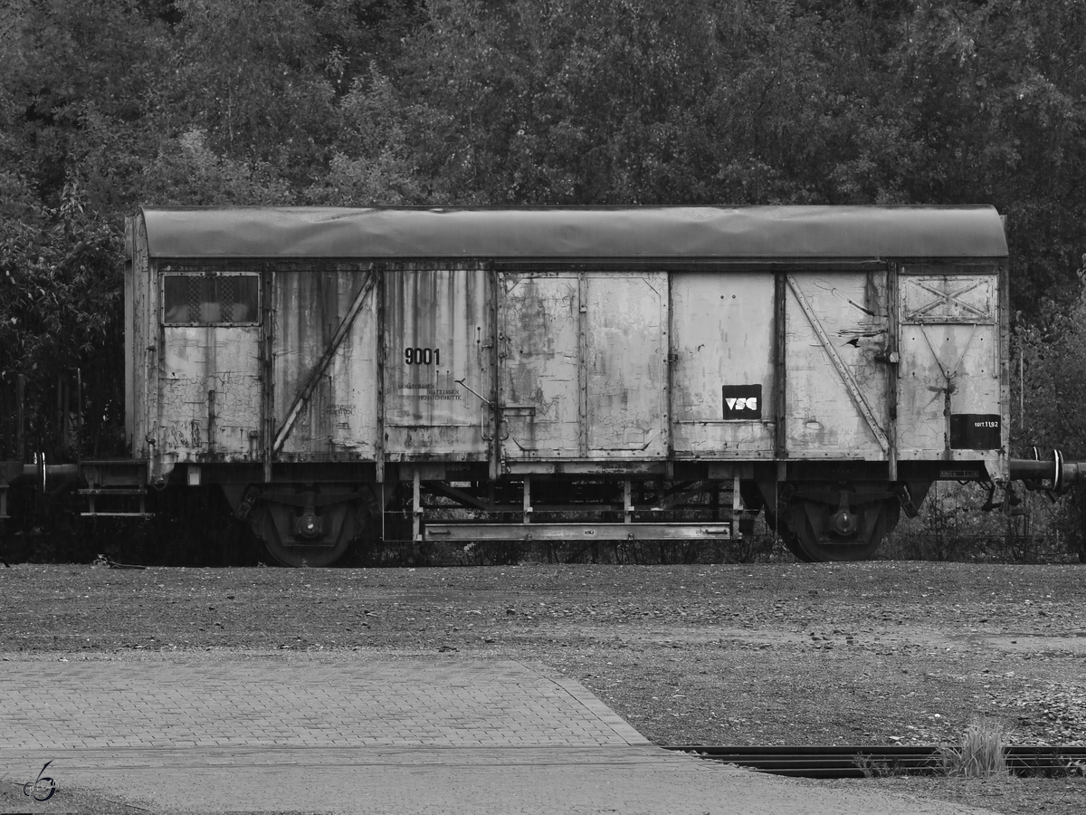 Ein 2-achsiger Gerätewagen, abgestellt auf dem Museumsgelände der Henrichshütte. (Hattingen, September 2017)