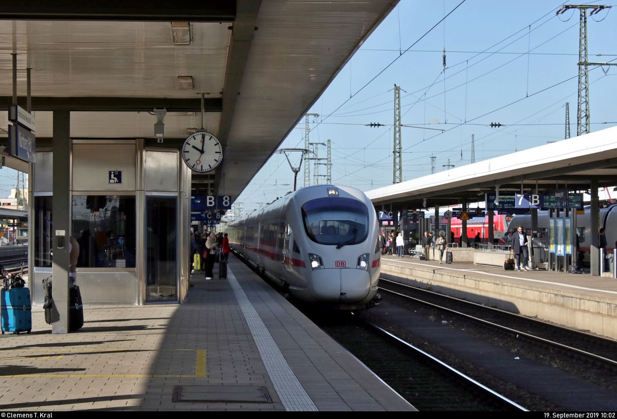 Ein 411 als ICE 23 (Linie 91) von Dortmund Hbf nach Wien Hbf (A) erreicht Nürnberg Hbf auf Gleis 8.
[19.9.2019 | 10:02 Uhr]