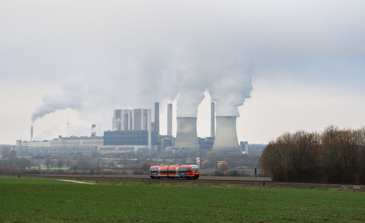 Ein 643.2 am 02.01.21 vor dem Kraftwerk in Eschweiler-Weisweiler.