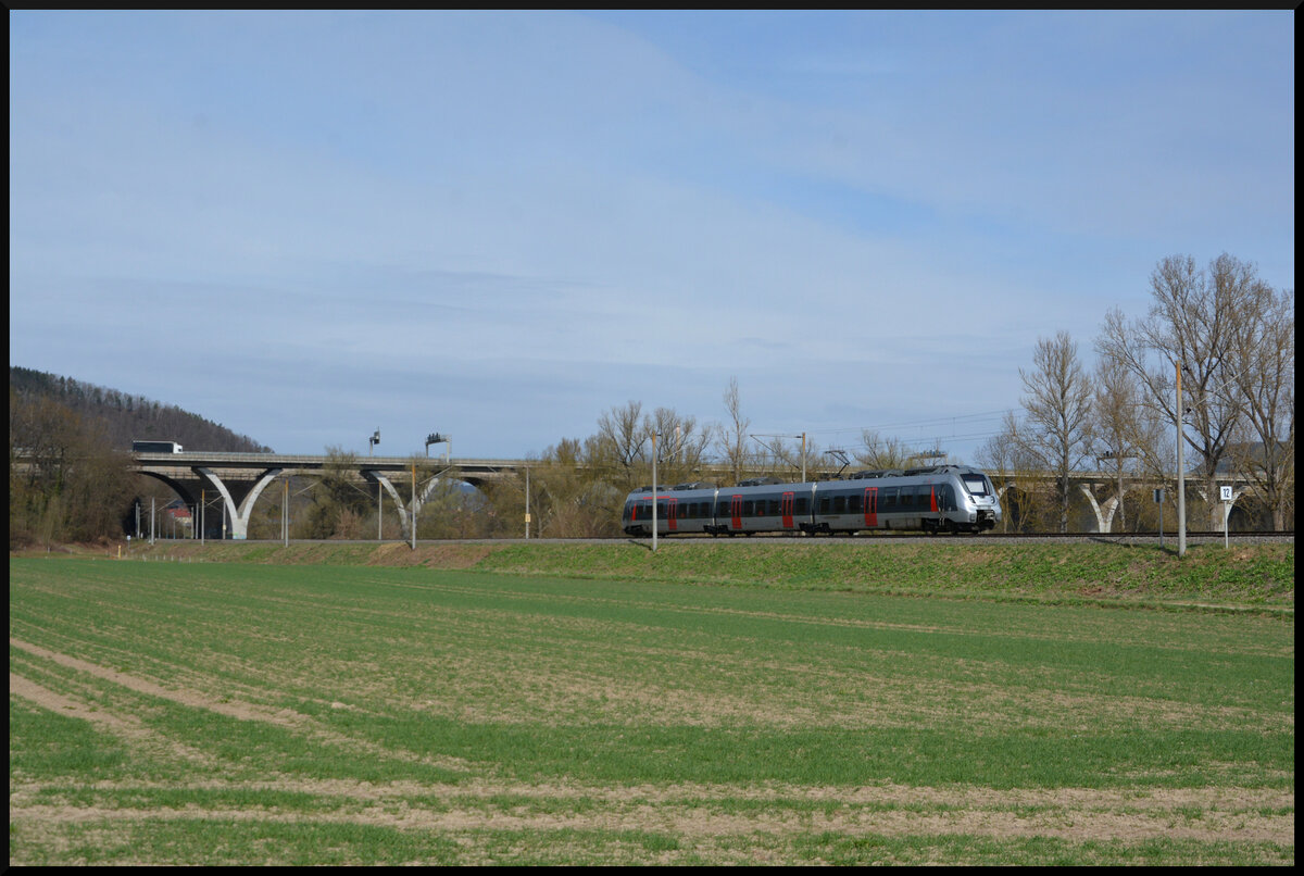 Ein Abellio  Hamster  als RB25 (74665) Saalfeld/Saale - Halle/Saale Hbf am 28.03.2026 bei Maua im Saaletal.