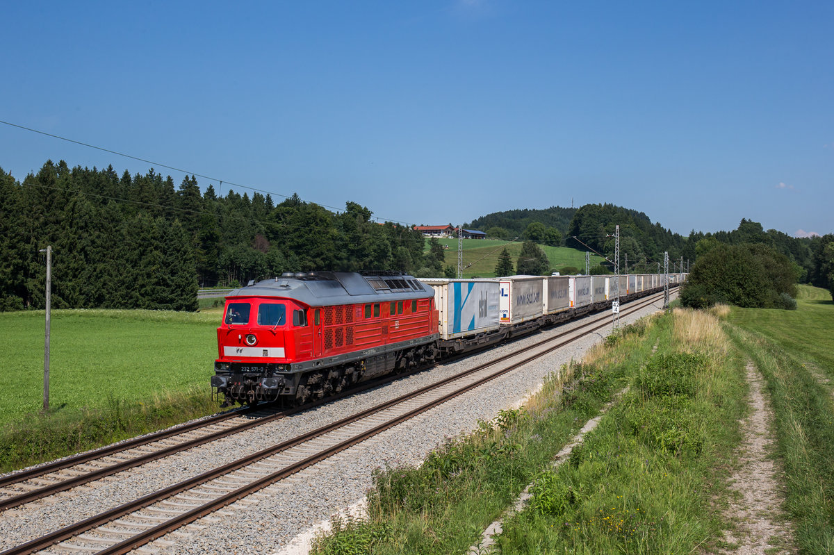 Ein absolutes Highlight war die Bespannung eines EKOL's zwischen Freilassing und München, 232 571 durfte den KLV bis München Ost Rbf ziehen. Aufgenommen am 19. Juli 2017 bei Grabenstätt.