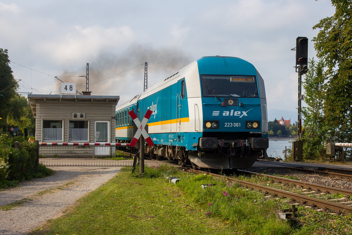 Ein Alex mit 223 061 am Posten 48 in Lindau auf dem Weg ins Allgäu. 18.8.18