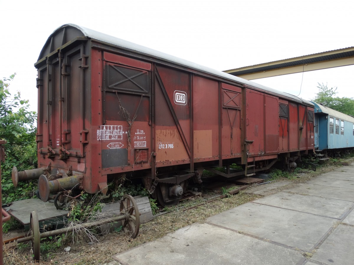 Ein alter gedeckter Güterwagen am 30.05.14 in Darmstadt Kranichstein bei den Bahnwelttagen 2014 