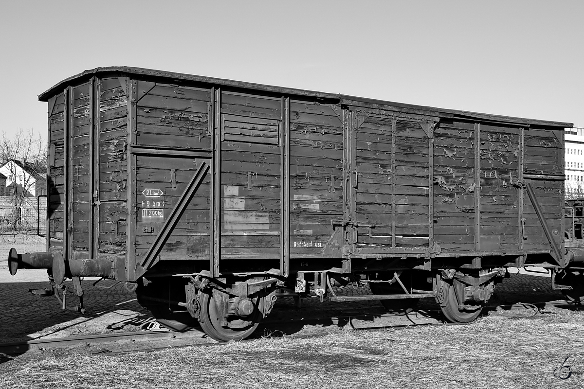 Ein alter Güterwagen am Bahnhof Radebeul-Ost. (April 2018)