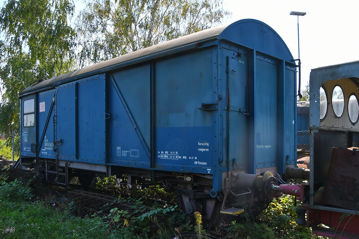 Ein alter Werkstattwagen der DB, so gesehen Mitte September 2019 im Eisenbahnmuseum Heilbronn.