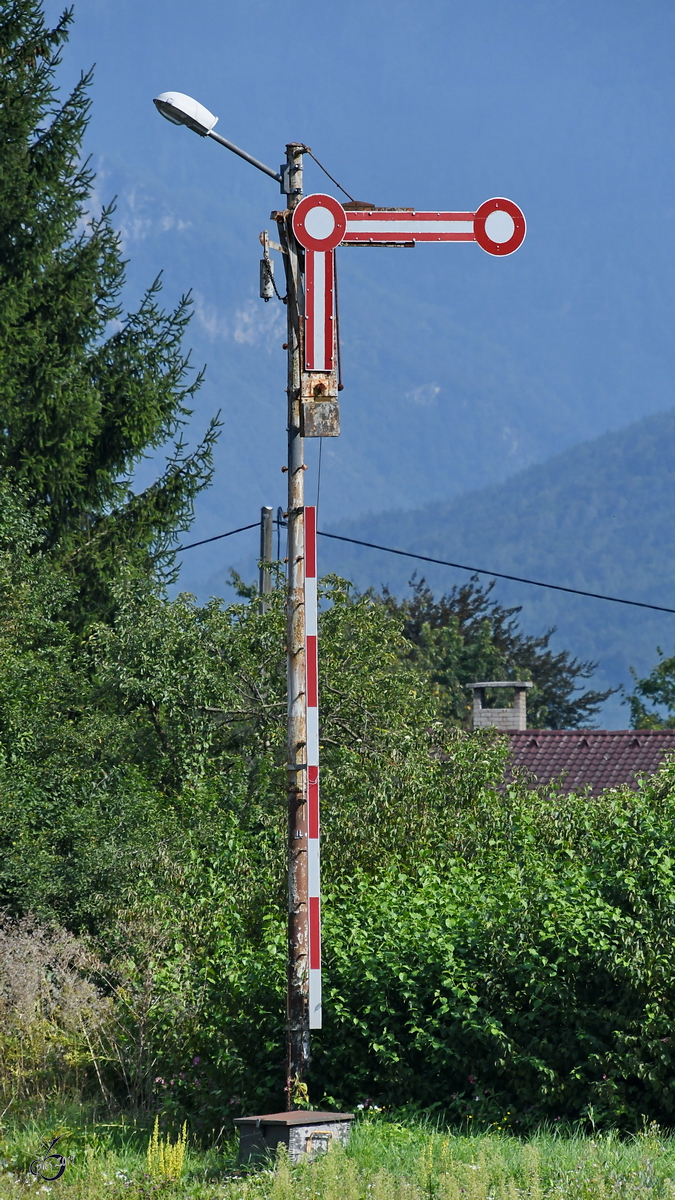 Ein altes Formsignal war Anfang September 2019 in der Nähe des Bahnhofes in Weizelsdorf zu entdecken.