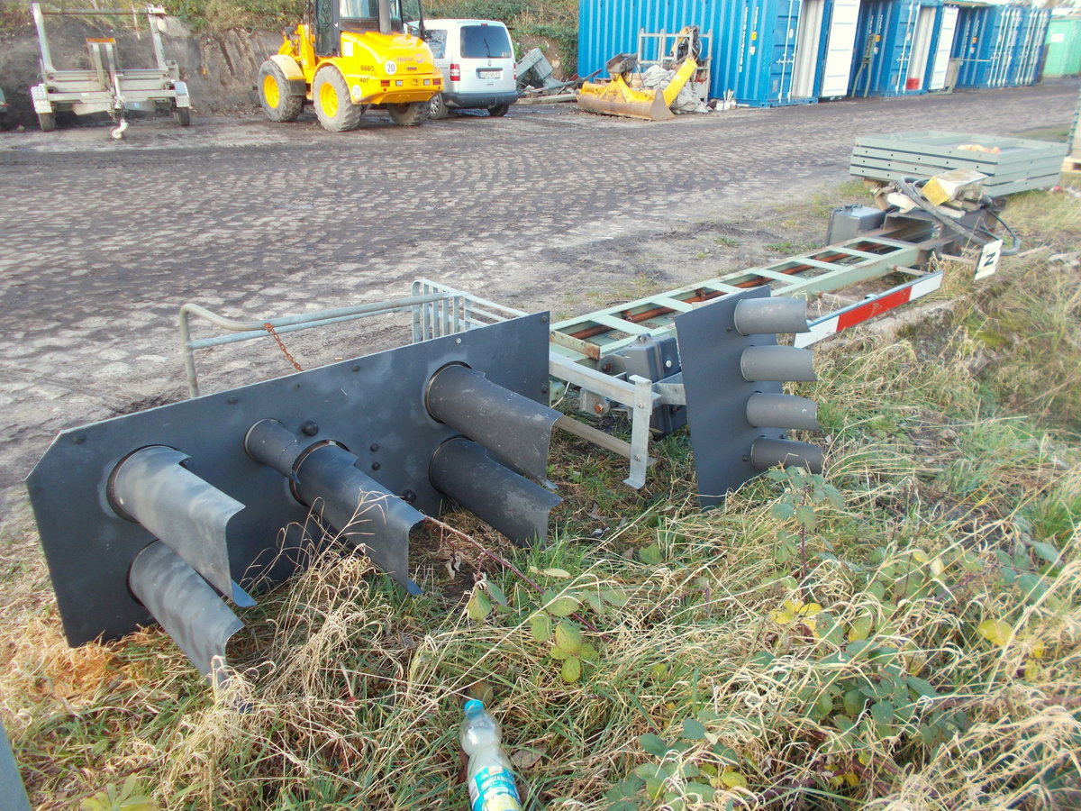 Ein Ausfahrsignal mit der Bezeichnung N wird es in Zukunft in Bergen/Rügen nicht mehr geben.Hier lag das gefallene Signal am 06.November 2017.