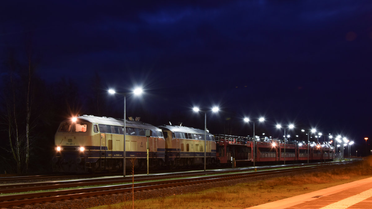 Ein Autozug nach Westerland (Sylt) steht zur Abfahrt in Niebüll bereit. Aufgenommen am 8.1.2019 17:17