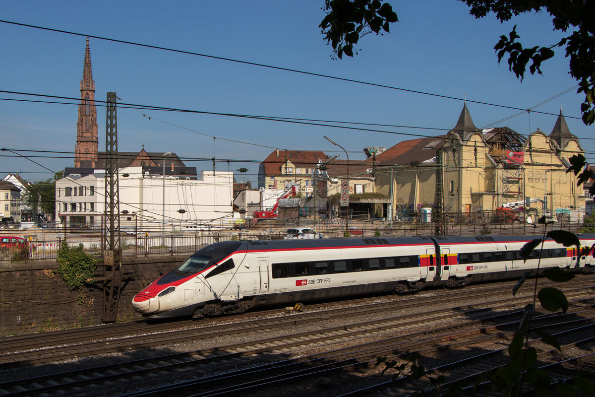 Ein BABe 503 (019) ist am 27. Juli 2018 in Offenburg gen Basel unterwegs. 