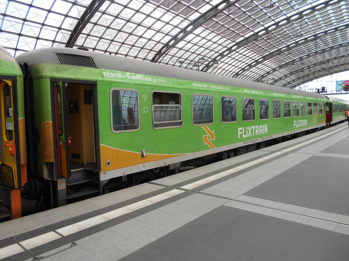 Ein Bimz beim Flixtrain nach Stuttgart,am 25.Mai 2019,im Berliner Hbf.