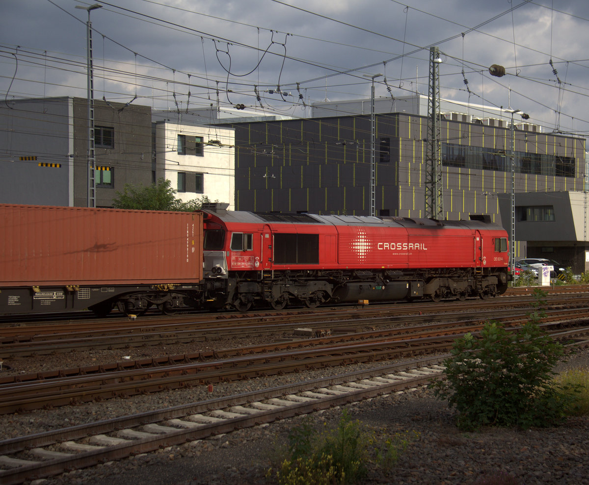 Ein Blick auf die Class 66 DE6314  Hanna  von Crossrail. 
Sie fährt mit einem Güterzug aus Antwerpen-Krommenhoek(B) nach Germersheim(D) bei der Ausfahrt aus Aachen-West und fährt in Richtung Aachen-Schanz,Aachen-Hbf,Aachen-Rothe-Erde,Stolberg-Hbf(Rheinland)Eschweiler-Hbf,Langerwehe,Düren,Merzenich,Buir,Horrem,Kerpen-Köln-Ehrenfeld,Köln-West,Köln-Süd. Aufgenommen vom Bahnsteig in Aachen-West. 
Am Nachmittag vom 17.9.2019.