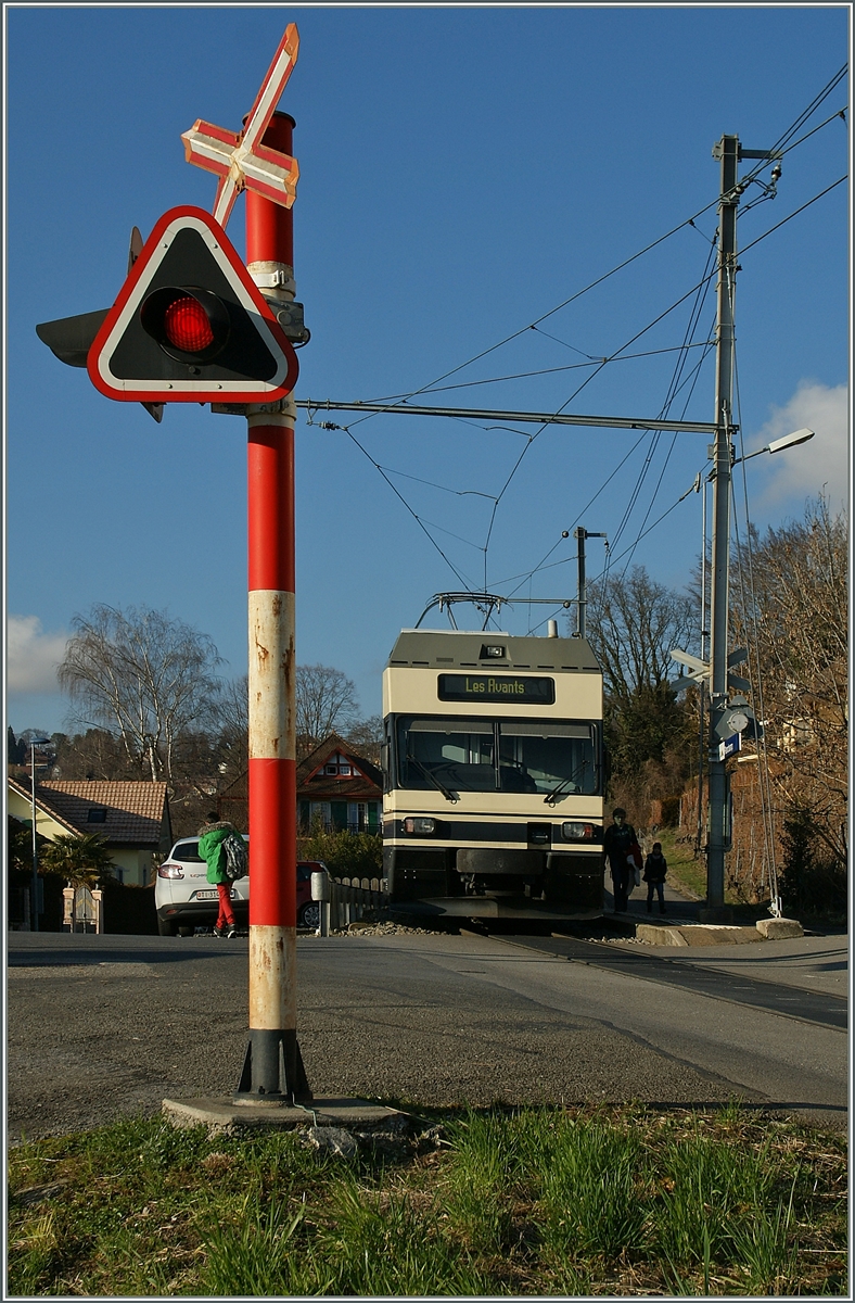 Ein CEV MVR GTW Be 2/6 auf der Fahrt nach Les Avants beim halt in Planchamp.
17. Feb. 2014