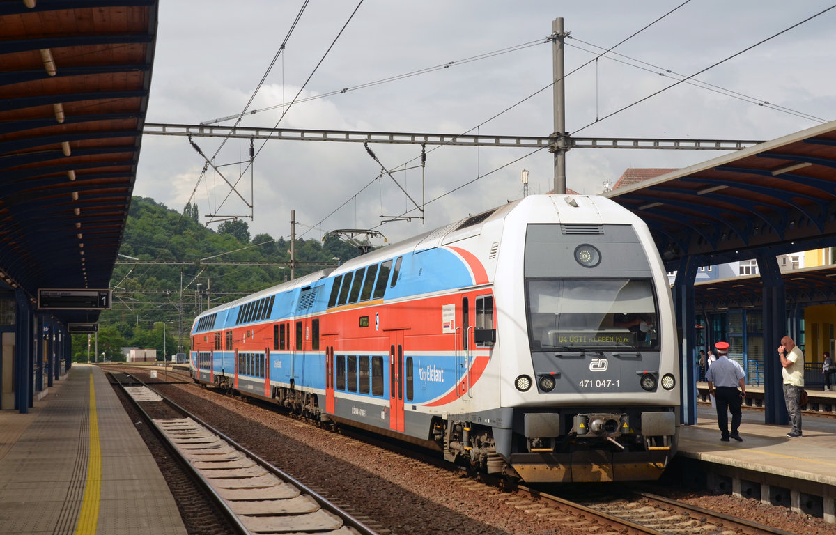 Ein Cityelefant der Reihe 471 hat am 14.06.16 sein Ziel Usti nad Labem erreicht und wird anschließend zurück nach Praha Maserykovo fahren.