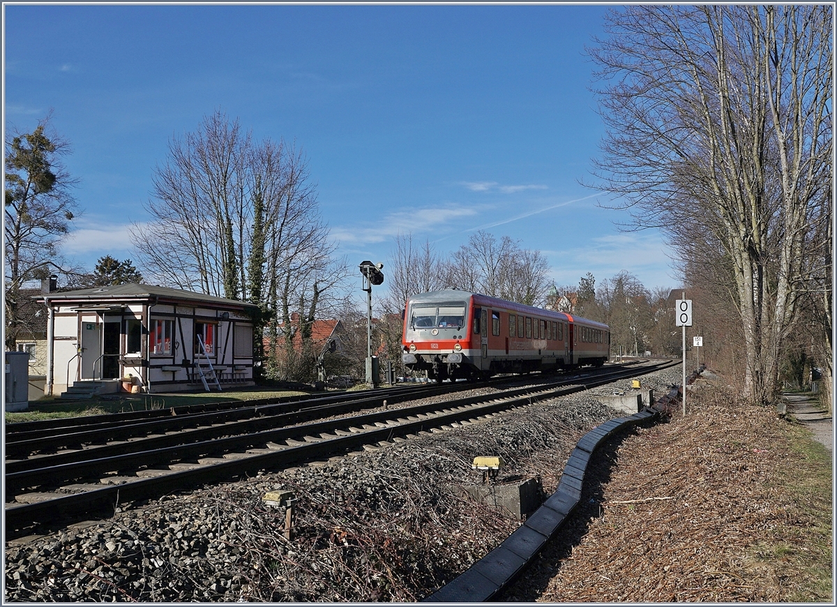 Ein DB Dieseltriebwagen der Baureihe 628 erreicht von Friedrichshafen kommend Lindau Aeschbach und somit in Kürze seinen Zielbahnhof Lindau HBF. 

16. März 2019
