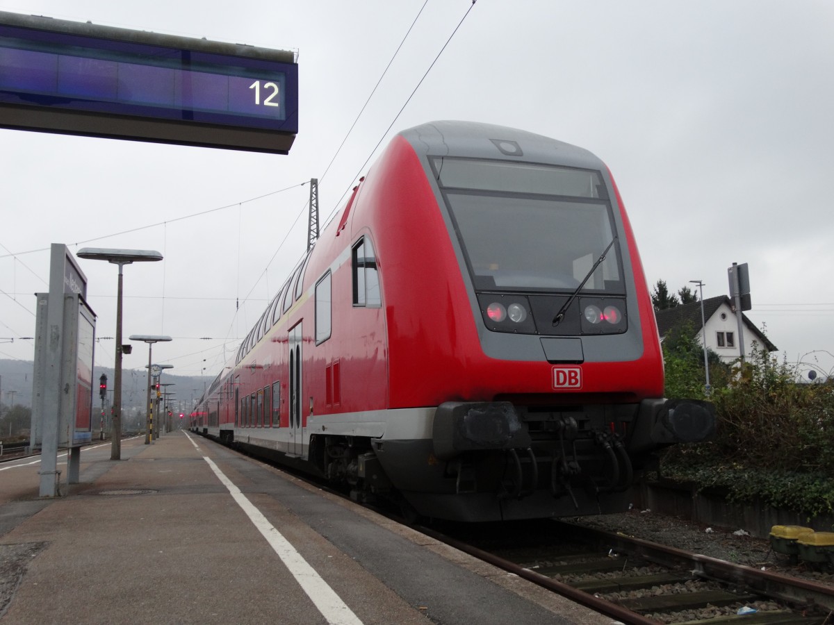 Ein DB Regio Dosto Steuerwagen am 04.12.14 in Mosbach Neckarelz 