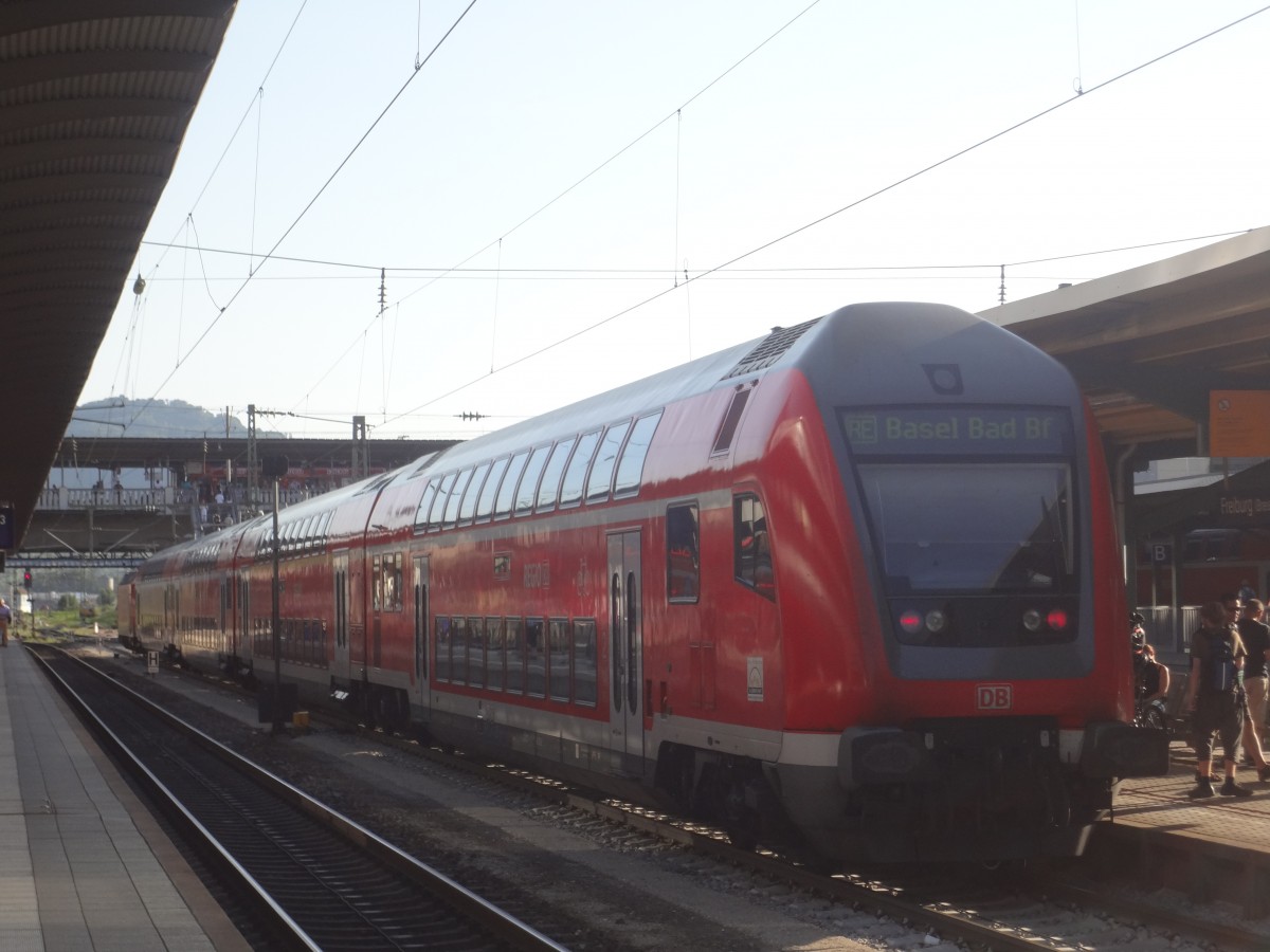 Ein DBpbzfa 76* in Freiburg Hbf 8Herbst 2103)