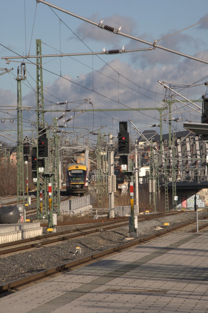 Ein Desiro der Sächsischen Städte-Bahn nach  Königsbrück bei der Ausfahrt aus Dresden Neustadt über das nordwestliche Gleis. 23.12.2013 12:27 Uhr.