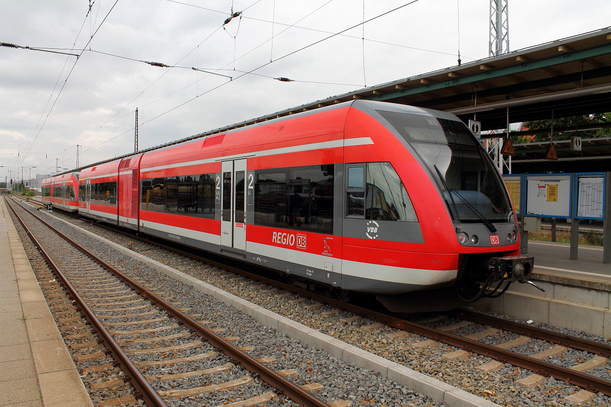 Ein Doppelpack GTW 2/6  auf der RB 12 nach Berlin-Lichtenberg am 19.08.2013 in Oranienburg.