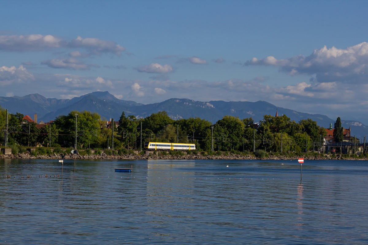 Ein einzelner 612 auf dem Bahndamm Lindau. 18.7.20