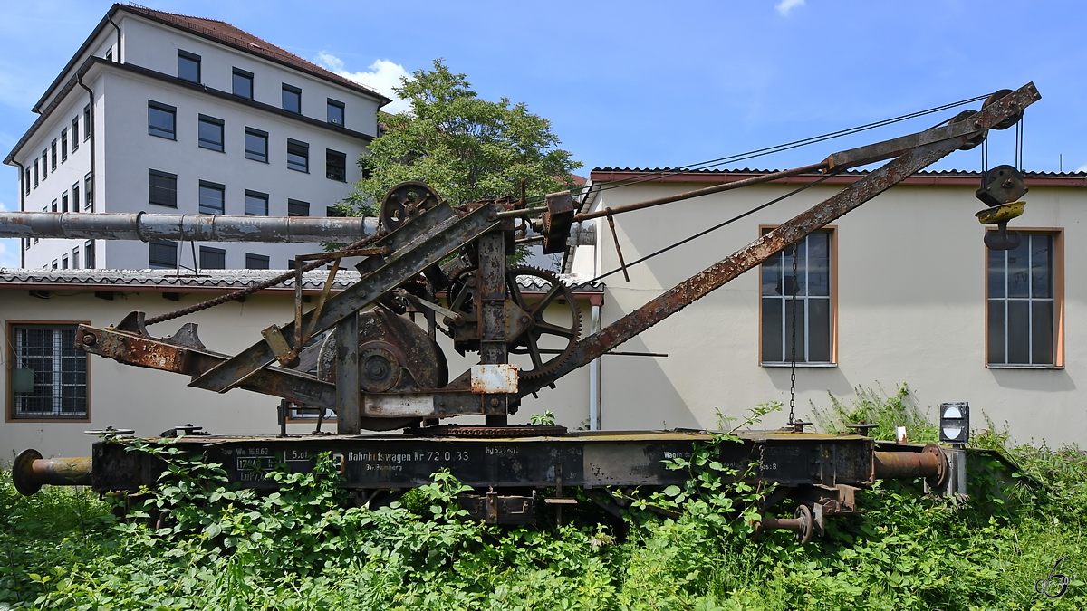 Ein Eisenbahnkran stand Anfang Juni 2019 im DB-Museum Nürnberg.