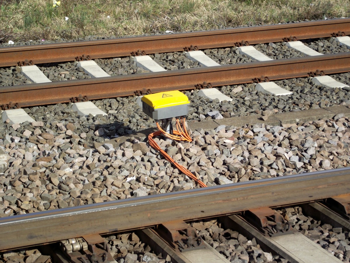 Ein elektronisches Bauteil der Gleissicherung am 20.02.14 in Mainz Bischofsheim 