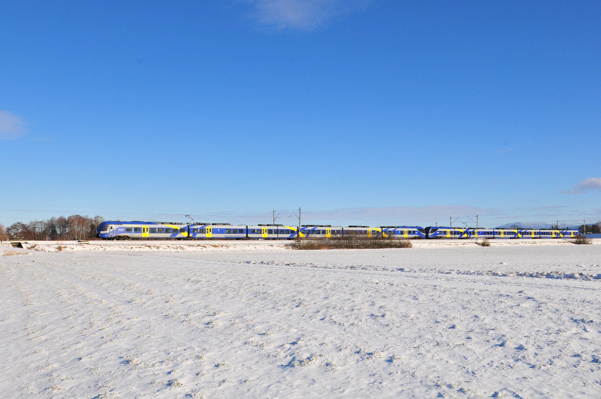 Ein ET 328 Meridian am 29.12.17 kurz vor Prien am Chiemsee in Richtung München.