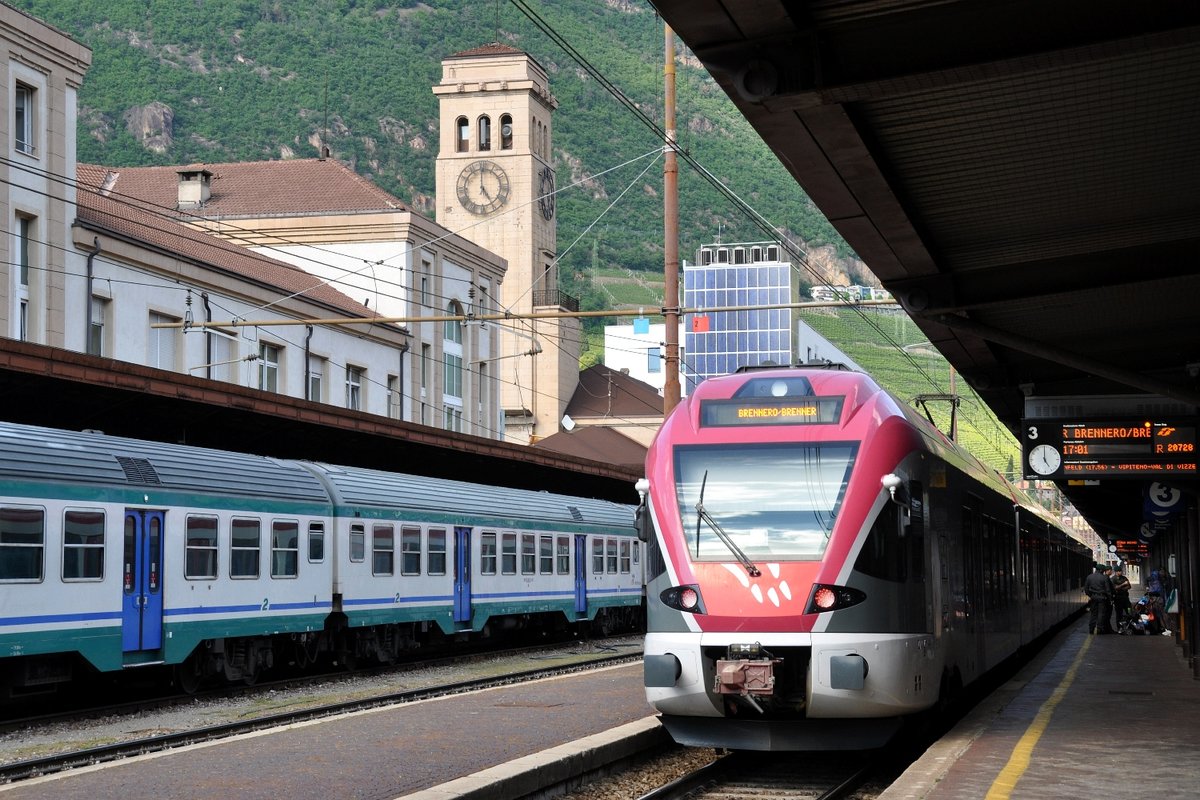 Ein ETR 170 am 15.05.2016 in Bolzano/Bozen, abfahrbereit Richtung Brenner