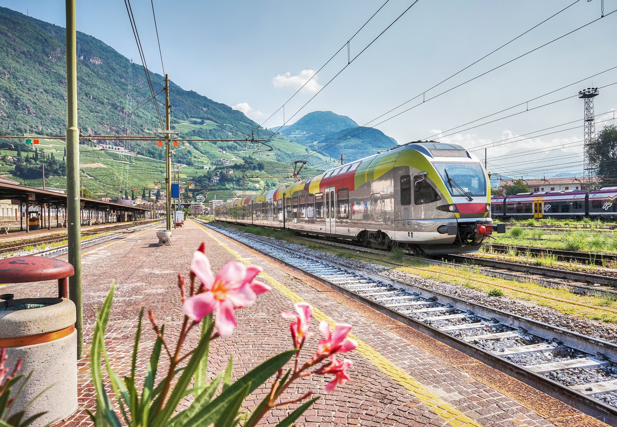 Ein ETR 170 durchfährt auf der Fahrt zur Remise, als Lpz den Bahnhof Bolzano/Bozen.
Aufgenommen am 25.8.2017.