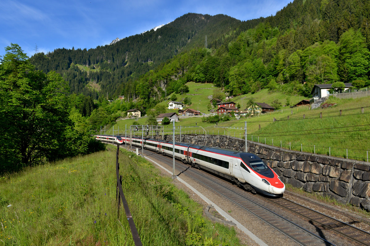 Ein ETR 610 am 21.05.2016 bei Intschi. 