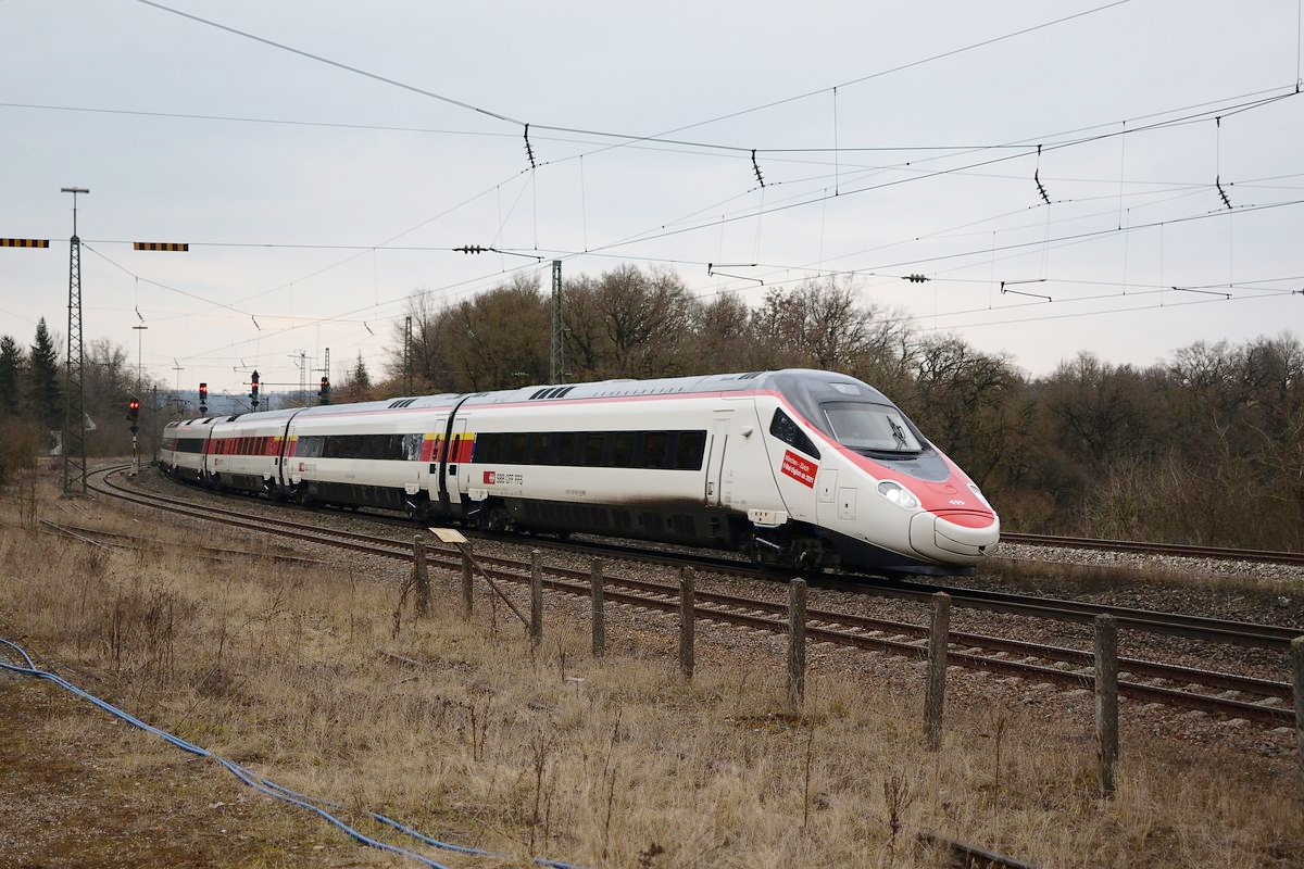 Ein ETR 610 war am 23.03.2018 zum Spatenstich für die Elektrifizierung in Memmingen. Am späten Nachmittag fährt er durch Westerstetten Richtung Stuttgart.