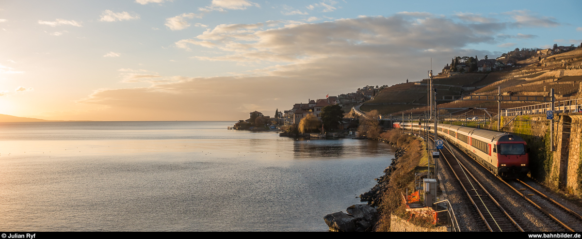 Ein EW-IV-Pendel als IR 90 Genève - Brig am 2. Januar 2019 bei St-Saphorin.<br>
Dieses Panoramabild ist auf <a href= https://www.flickr.com/photos/zettie94/45891451594/in/datetaken-public/ >Flickr</a> auch in grösserer Auflösung zu finden.