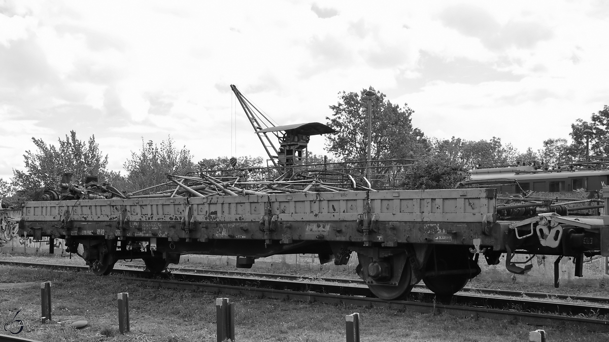 Ein Flachwagen Mitte August 2018 im Eisenbahnmuseum Weimar.