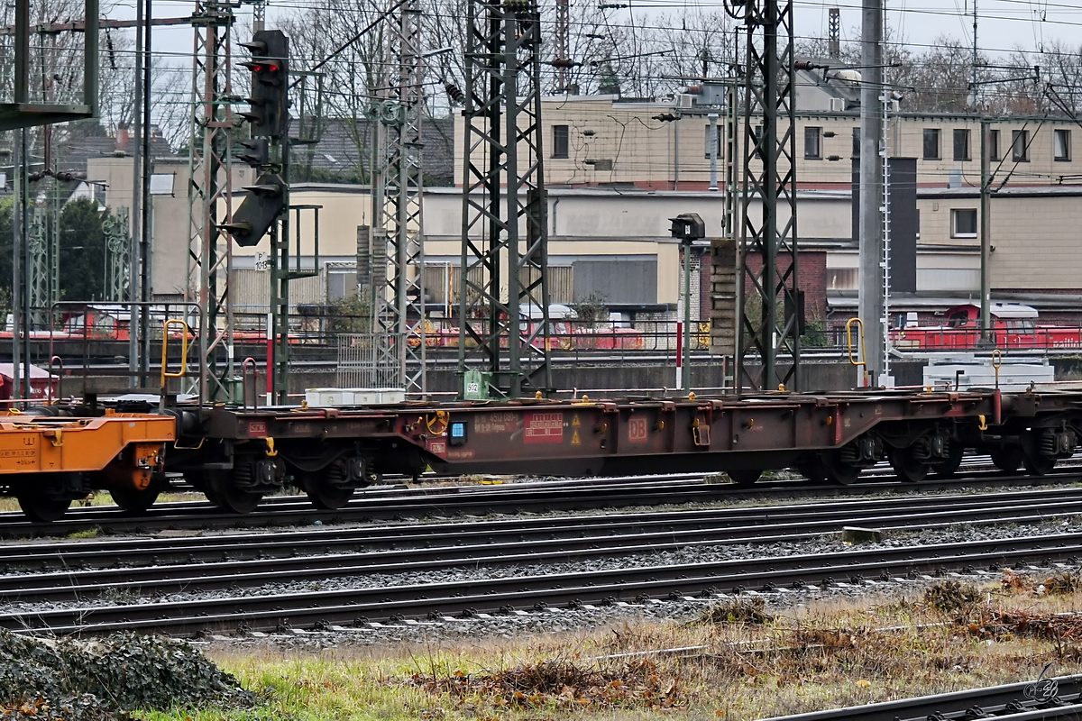 Ein Flachwagen war Anfang Dezember 2019 in Wanne-Eickel zu sehen.