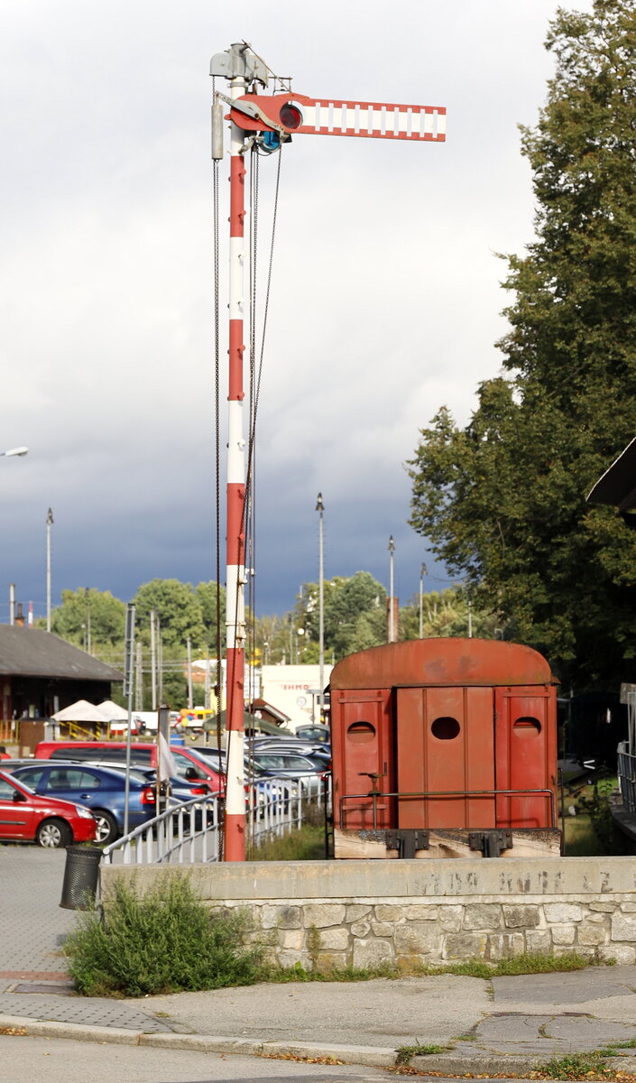 Ein Formsignal in Jindřichův Hradec (deutsch Neuhaus). 17.09.2022.