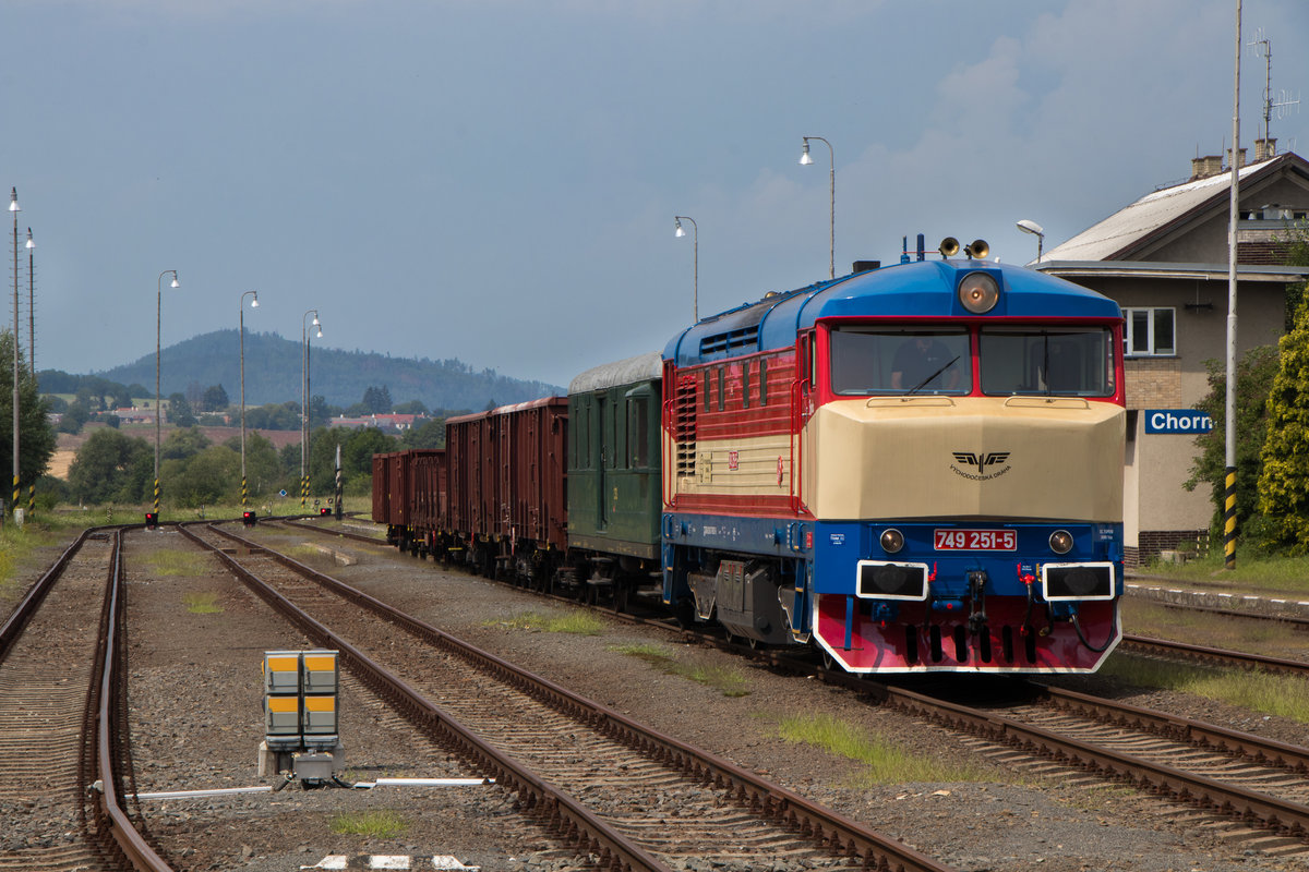 Ein Fotogüterzug mit 749 251-5 war am 14.8.20 in Chornice zugegen.