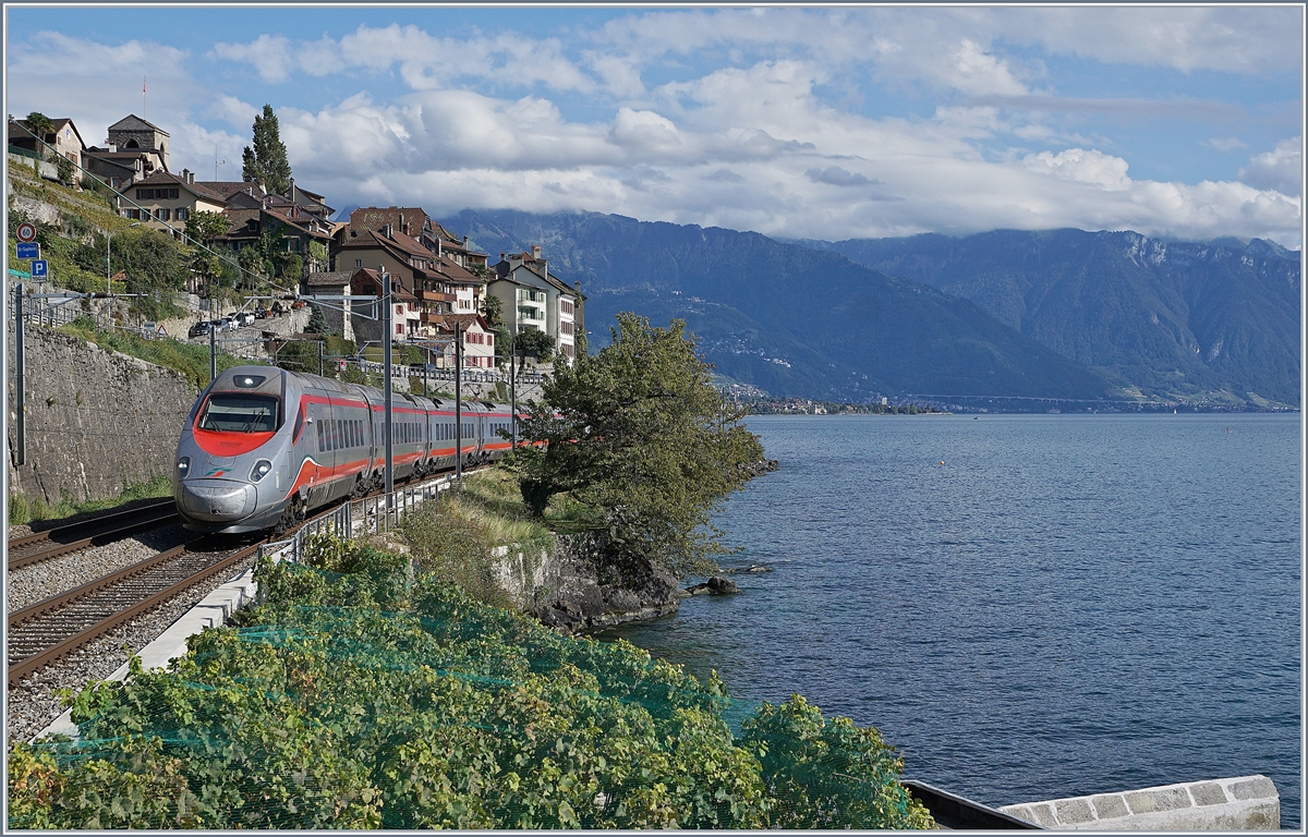 Ein FS ETR 610 als EC 34 auf der Fahrt nach Genève bei St-Saphorin.

30. Sept. 2019