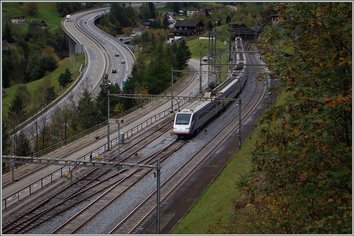 Ein FS Treniatila ETR 470 fährt in der Station Wasssen in Richtung Norden, d.h. er ist auf dem Weg in den Süden. 

10. Oktober 2014