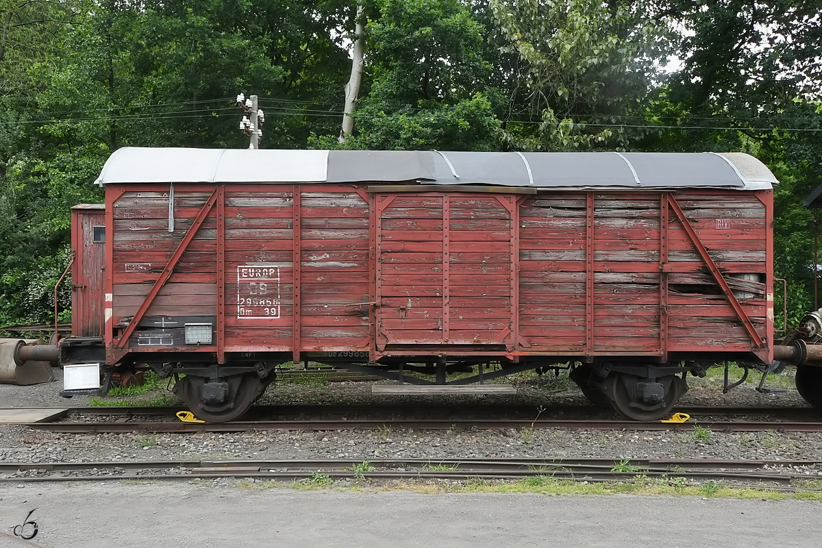 Ein gedeckter Güterwagen Anfang Juni 2019 im Eisenbahnmuseum Bochum-Dahlhausen.