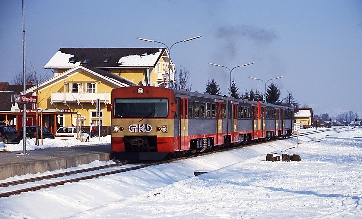 Ein GKB-VT 70-Doppel fährt im Februar 2004 aus Pölfing-Brunn aus