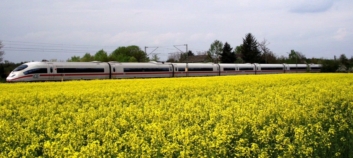 Ein ICE 3 (BR 403) auf der KBS 640 am 11.04.14 bei Frankfurt Mainkur