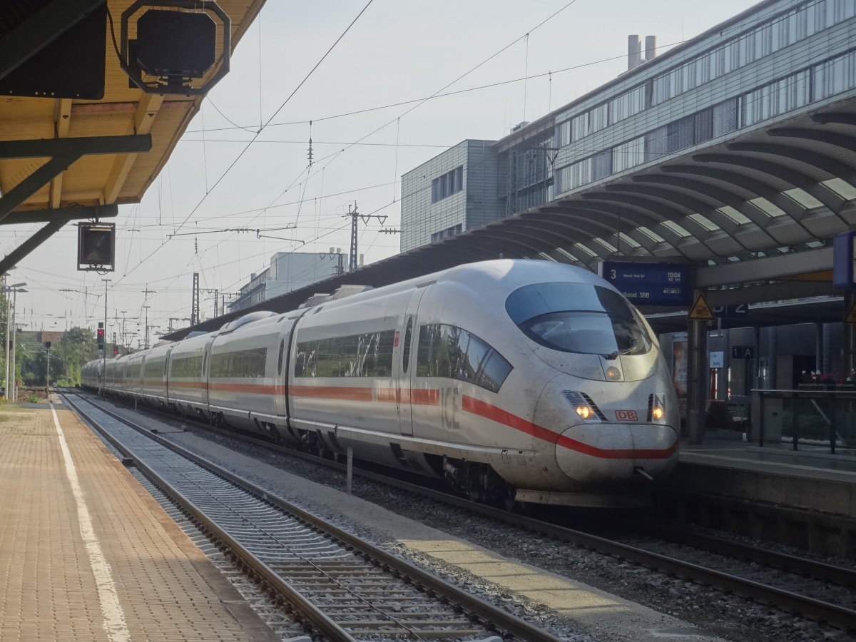 Ein ICE 3 Pärchen bei der Einfahrt in Freiburg(Brsg)Hbf Bahnbilder.de