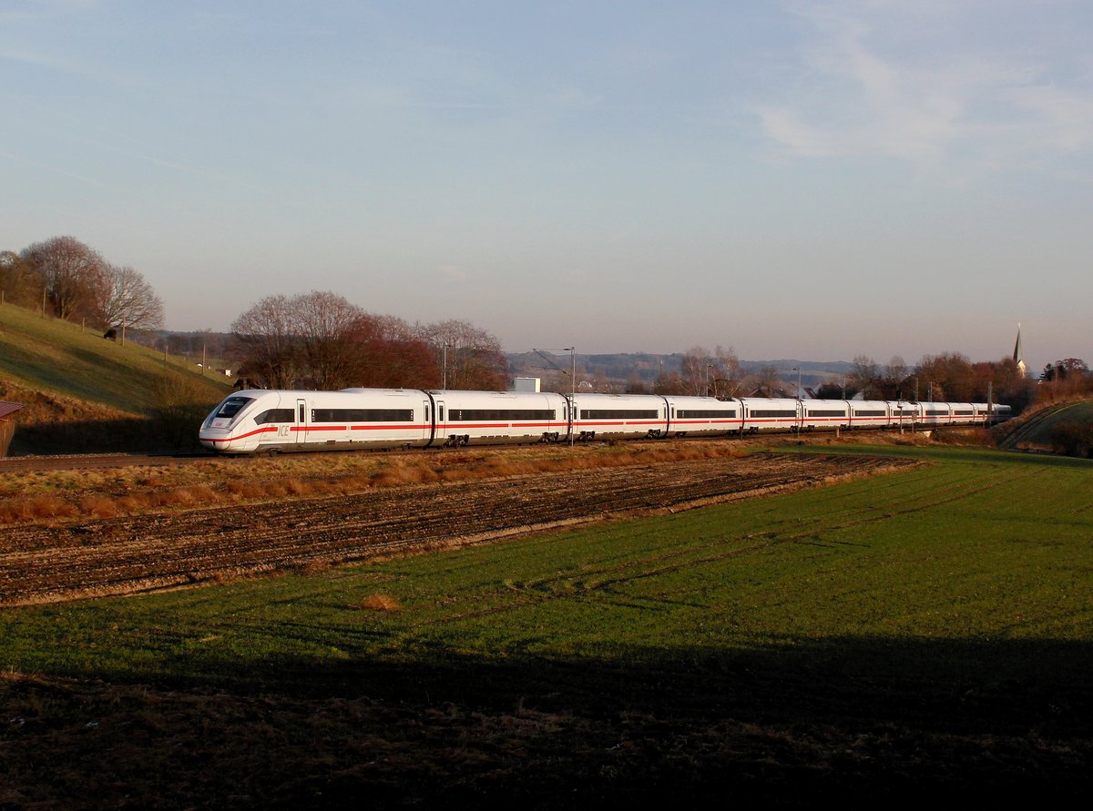 Ein ICE 4 bei einer Testfahrt am 04.12.2016 unterwegs bei Fahlenbach.