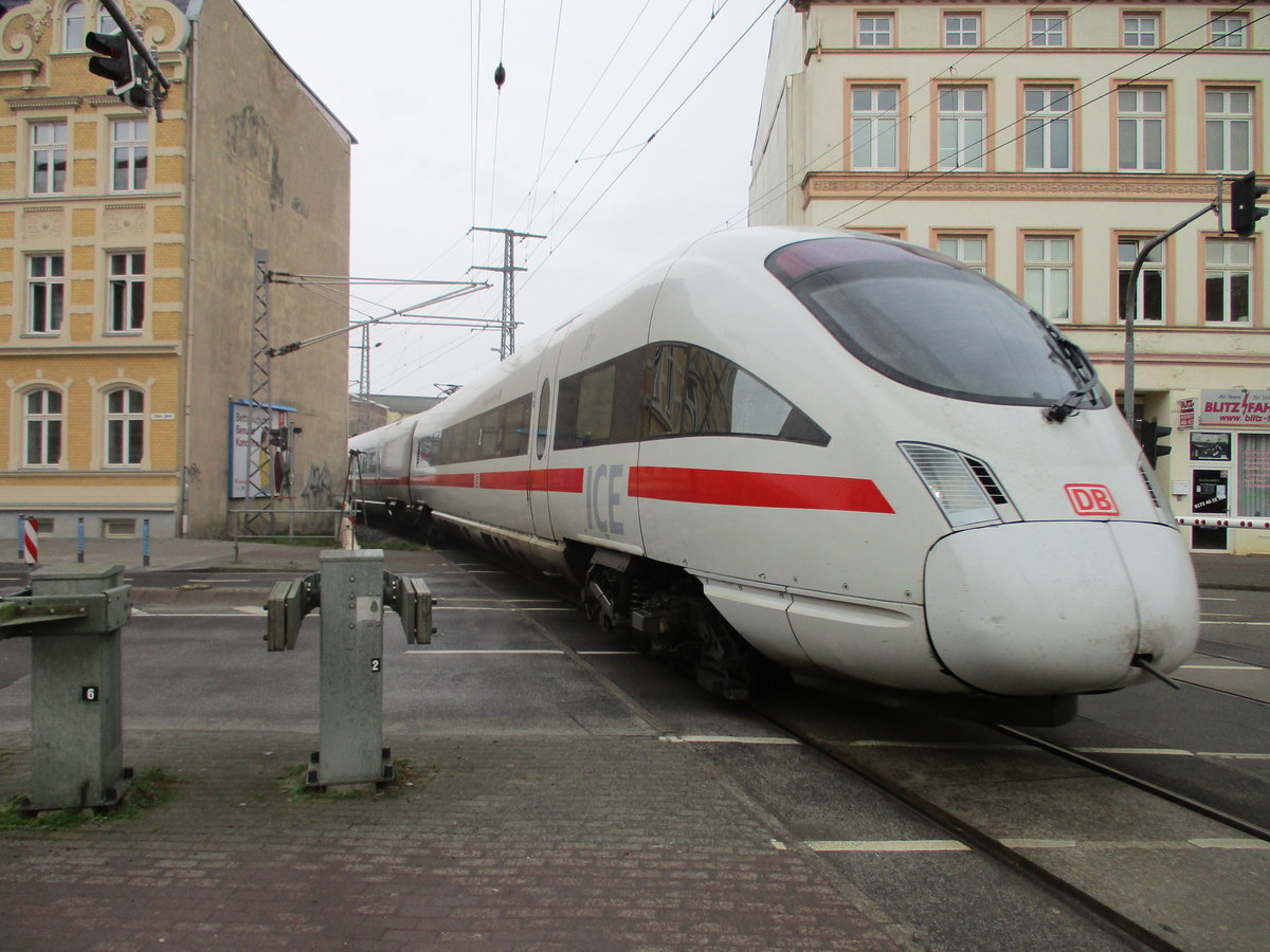 Ein ICE 411 kam am 27.Januar 2020,aus Richtung Rostock in Stralsund an.