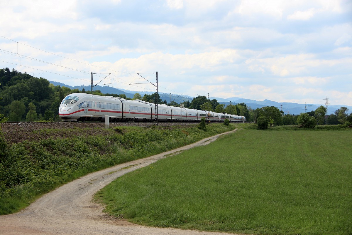 Ein ICE bei Denzlingen auf seiner Fahrt Richtung Frankfurt