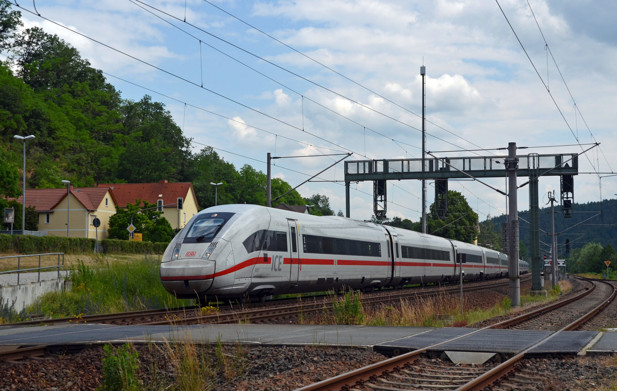 Ein ICE der Reihe 412 rollte am 22.06.19 auf dem Weg nach München durch Orlamünde Richtung Saalfeld(S).